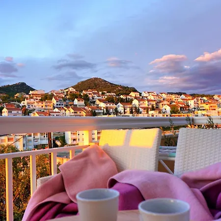 Sunny Elza Apartment Hvar Town