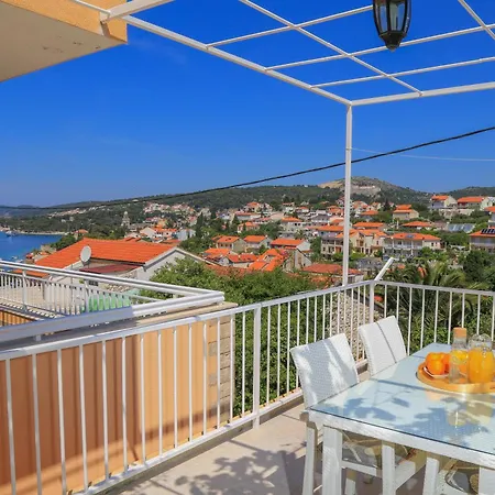 Sunny Elza Apartment *