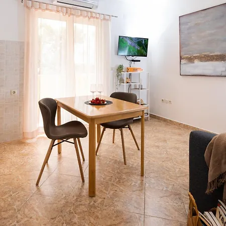 Sunny Elza Apartment *