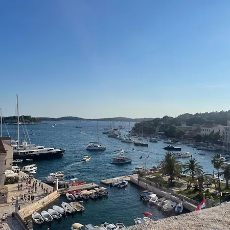 Sunny Elza Apartment Hvar Town