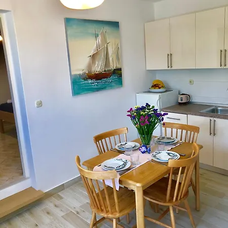 Sunny Elza Apartment *