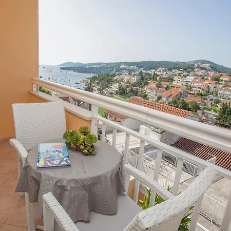 Apartment Sunny Elza Hvar Town